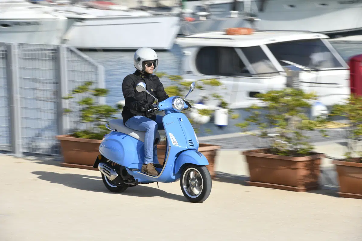 Vespa Primavera 125 e Vespa Sprint 125, il test (7)