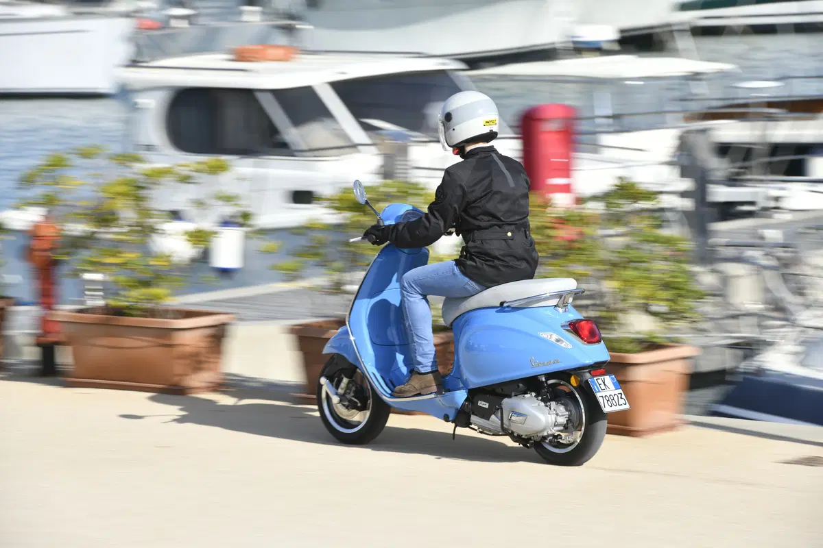 Vespa Primavera 125 e Vespa Sprint 125, il test (8)
