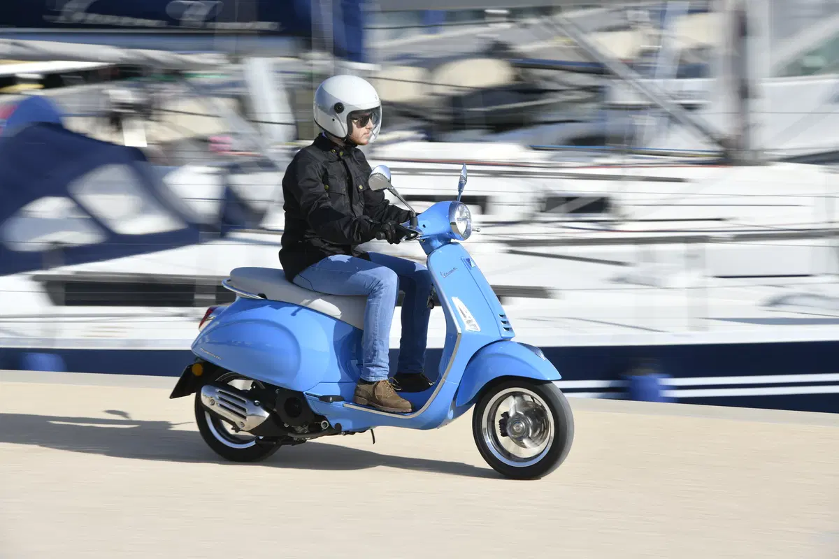 Vespa Primavera 125 e Vespa Sprint 125, il test (9)