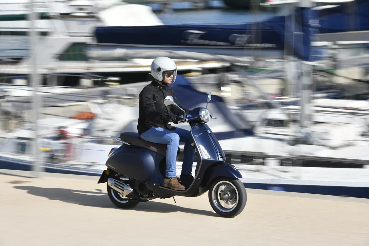 Vespa Primavera 125 e Vespa Sprint 125, il test (12)