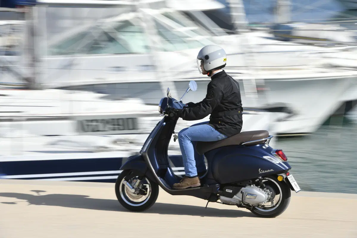 Vespa Primavera 125 e Vespa Sprint 125, il test (13)
