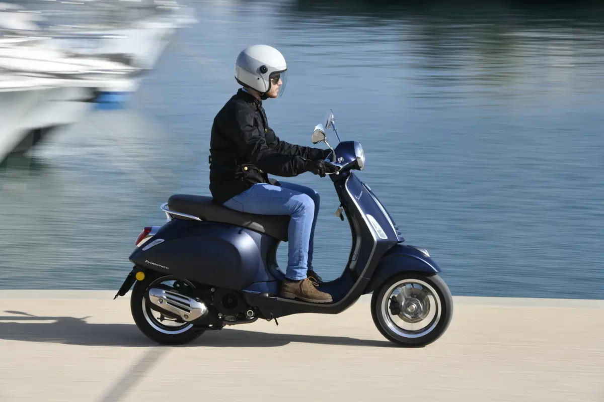 Vespa Primavera 125 e Vespa Sprint 125, il test (14)