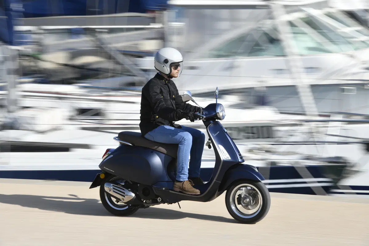 Vespa Primavera 125 e Vespa Sprint 125, il test (15)