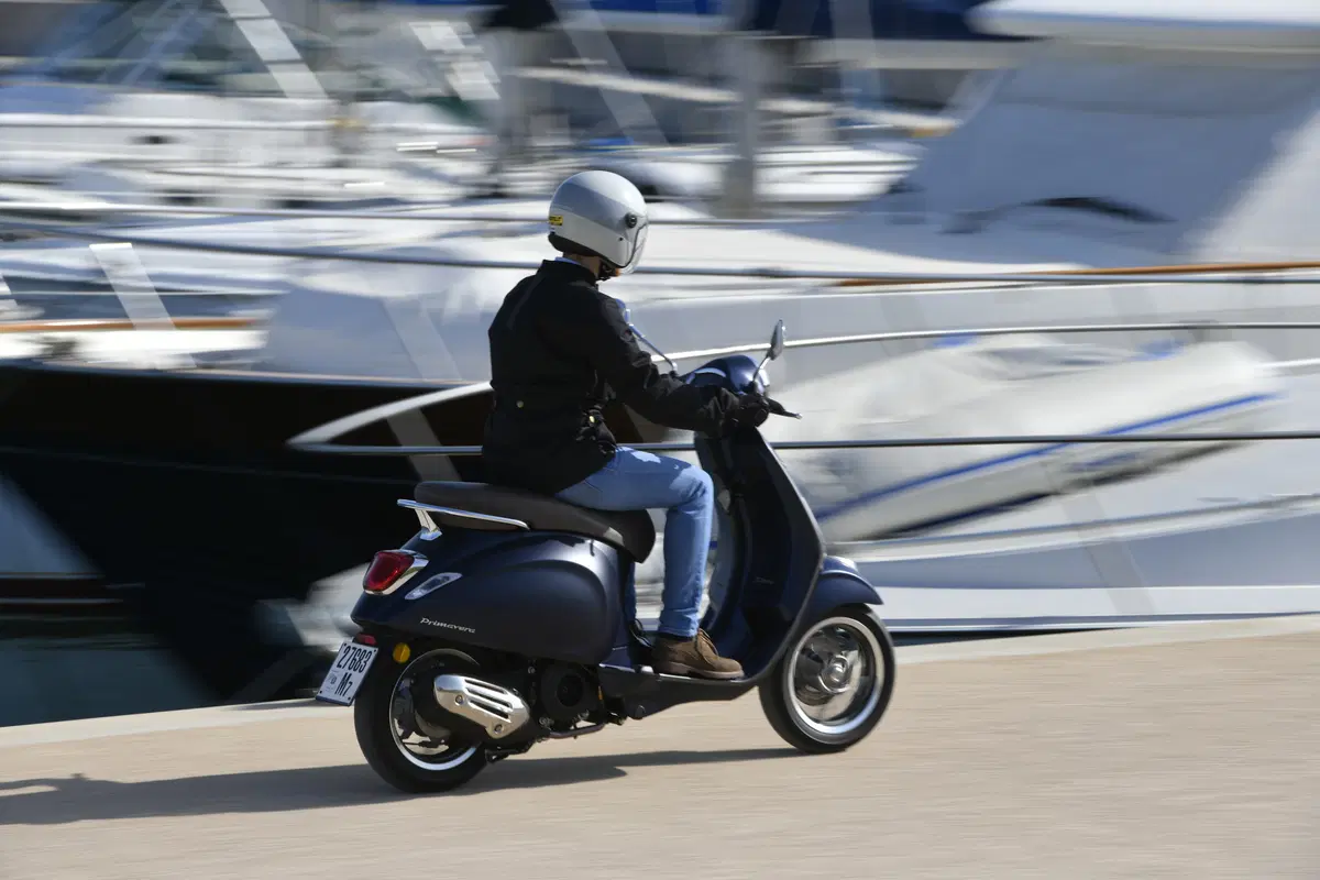 Vespa Primavera 125 e Vespa Sprint 125, il test (16)