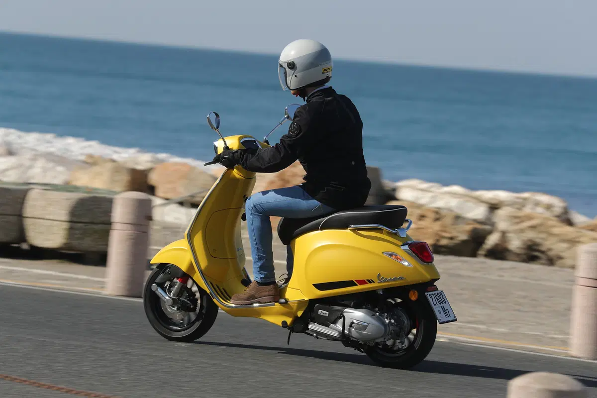 Vespa Primavera 125 e Vespa Sprint 125, il test (41)