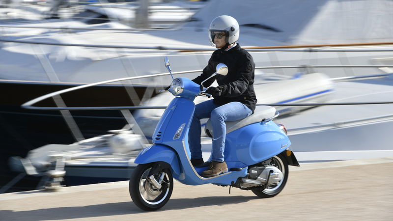 Vespa Primavera 125 e Vespa Sprint 125, il test