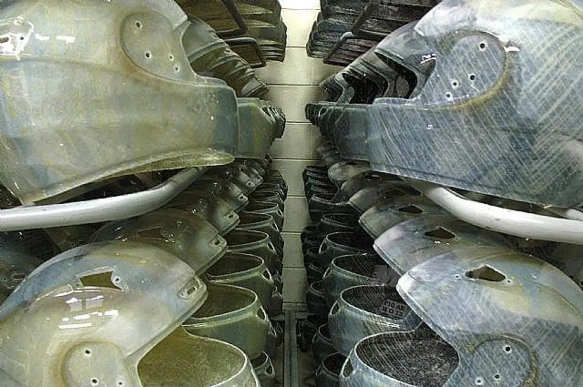 Indagine caschi, la replica di Altroconsumo