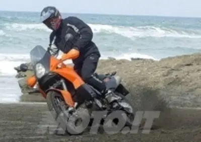 Guida alla KTM LC8 Adventure