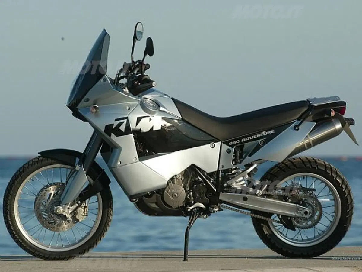 Guida alla KTM LC8 Adventure (2)
