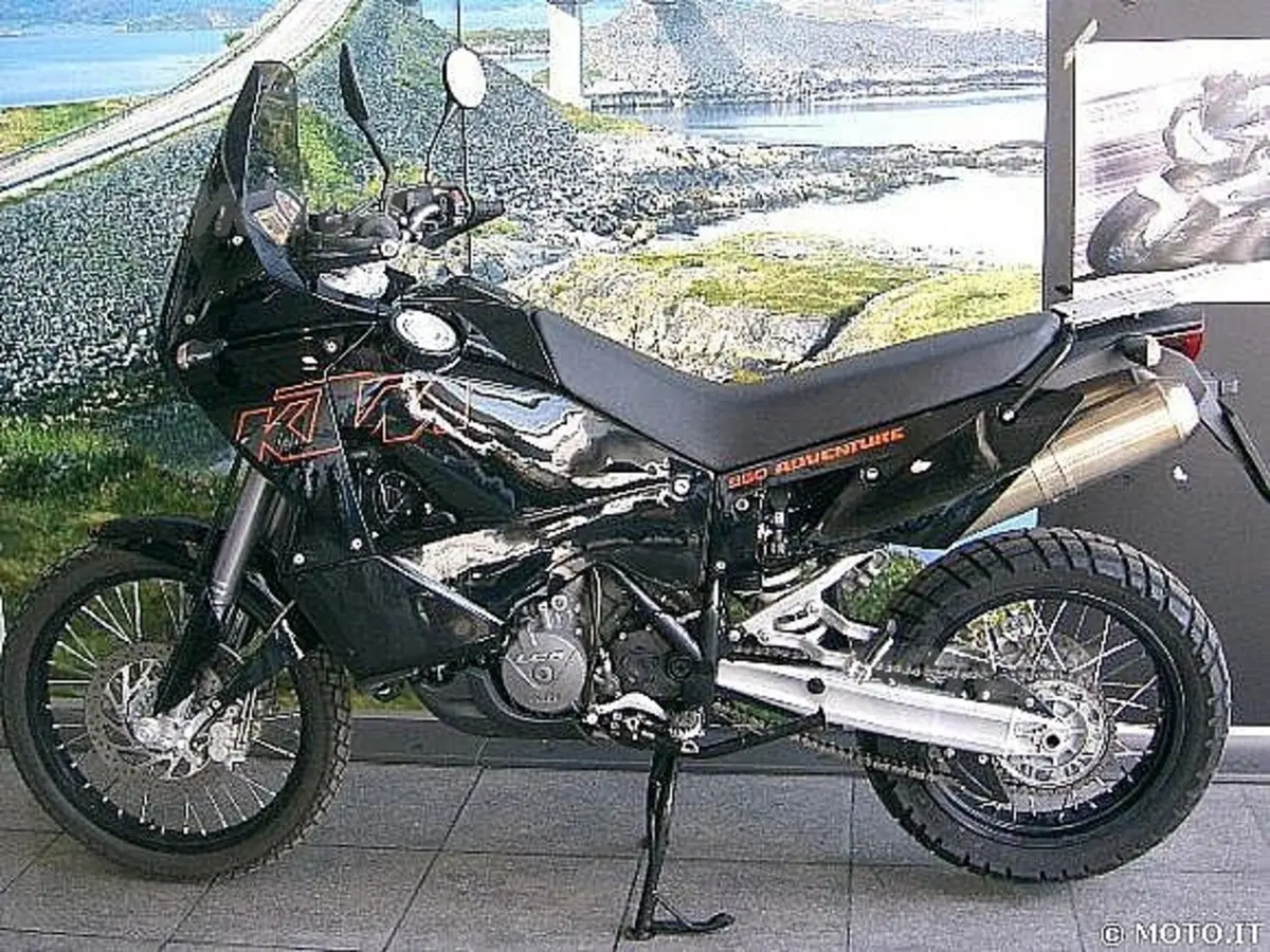 Guida alla KTM LC8 Adventure (6)