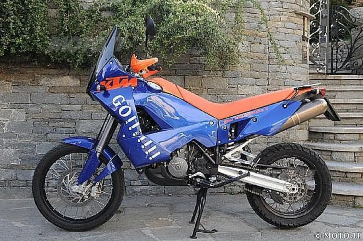 Guida alla KTM LC8 Adventure (7)
