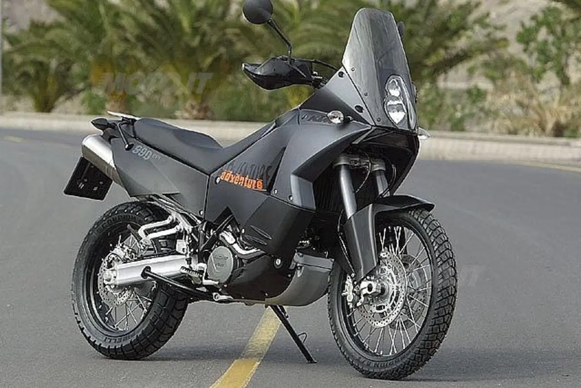 Guida alla KTM LC8 Adventure (12)
