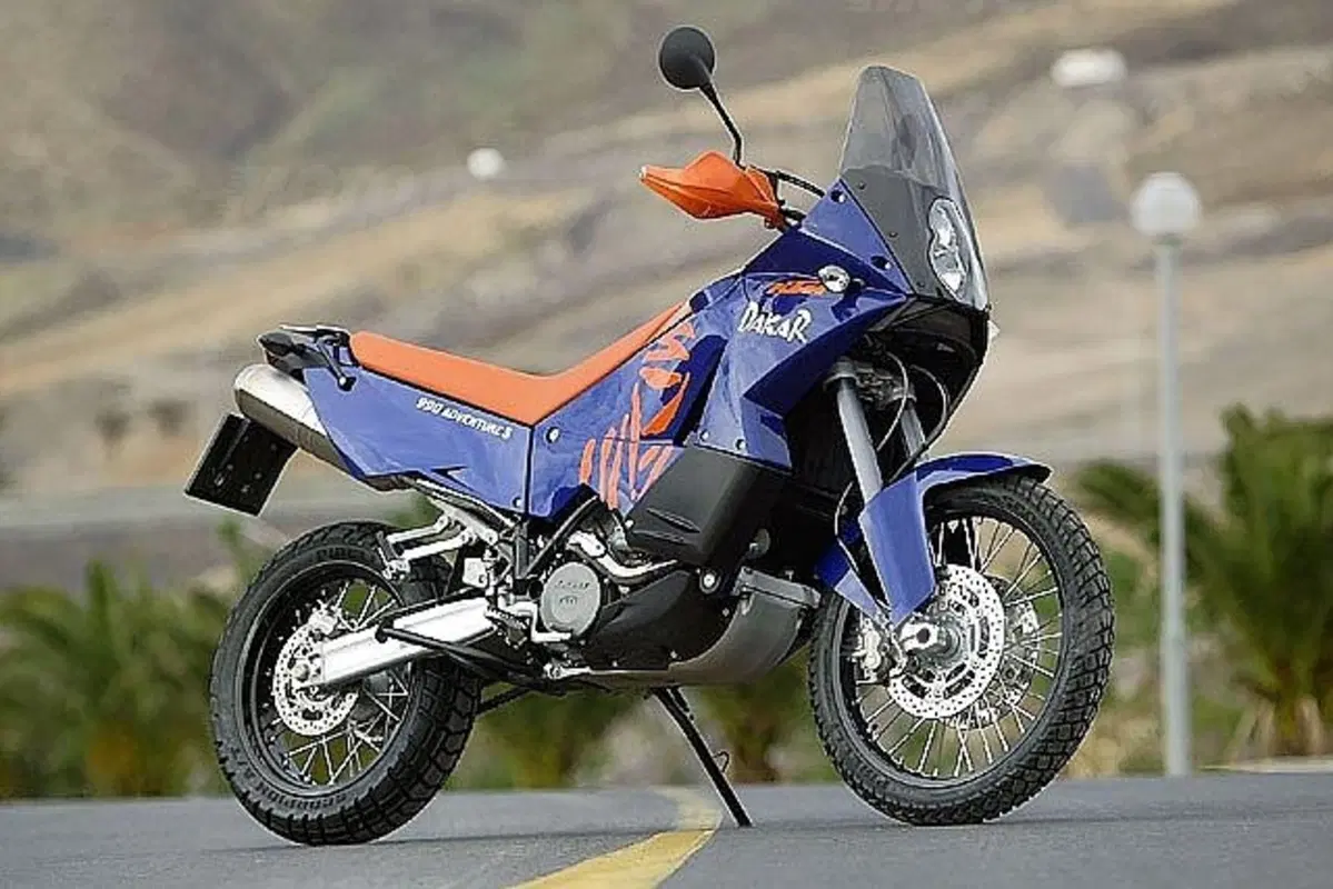 Guida alla KTM LC8 Adventure (13)