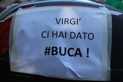 «Basta buche»: moto e scooter contro il Campidoglio (7)