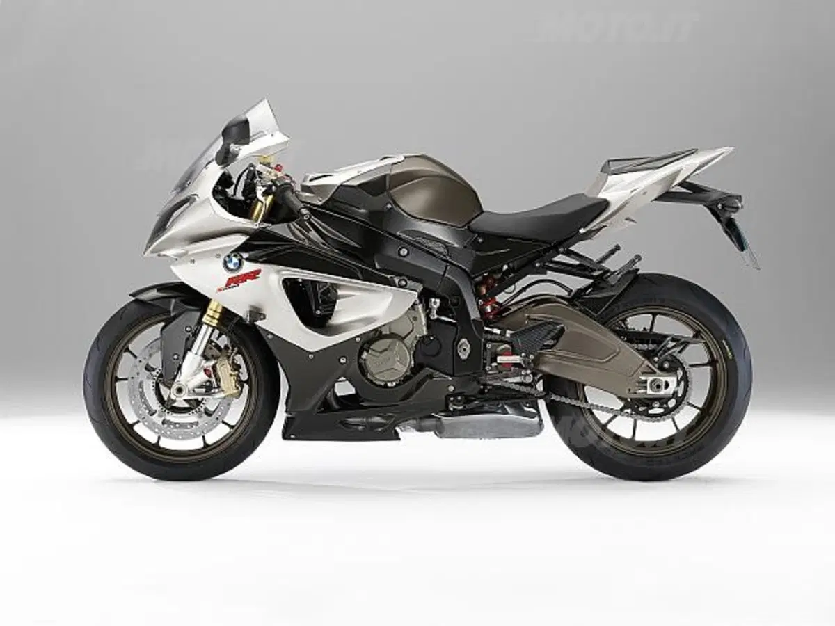 BMW, svelata ufficialmente la S1000RR (4)
