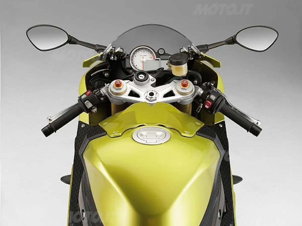 BMW, svelata ufficialmente la S1000RR (7)