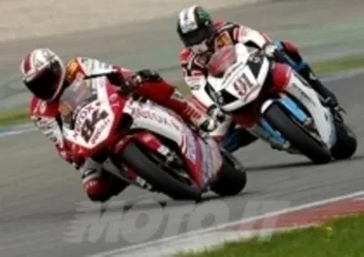SBK. In Sud Africa la Ducati alza la voce