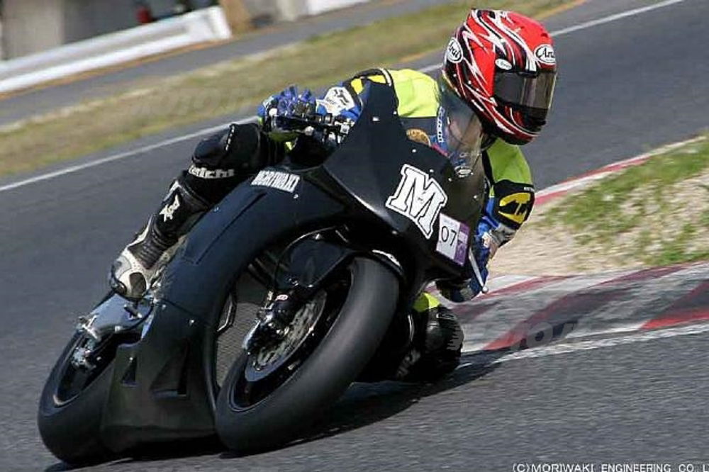 Shogo Moriwaki svezza il prototipo della MD600 a Suzuka