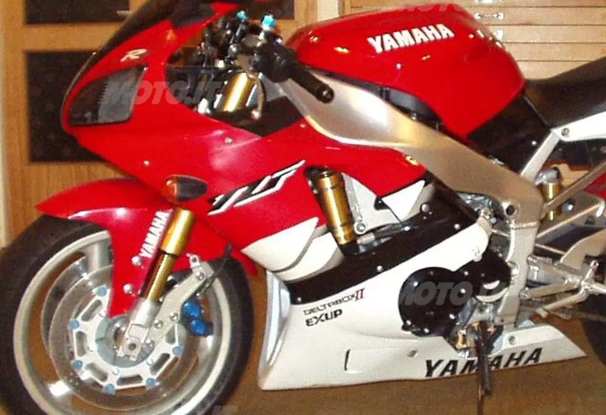 Yamaha R1 Ohlins 2WD