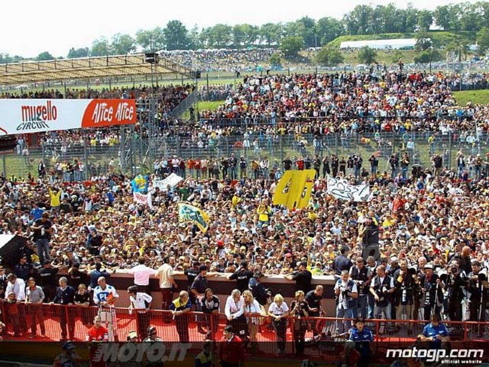 Il "Giallo Rossi" è sempre dominante, sulle colline del Mugello