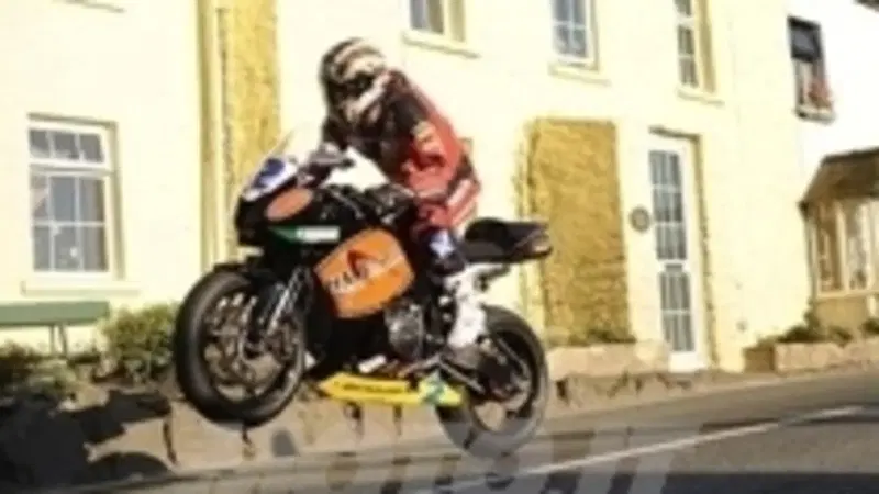 Tourist Trophy 2009: vince McGuinness a 210 di media!