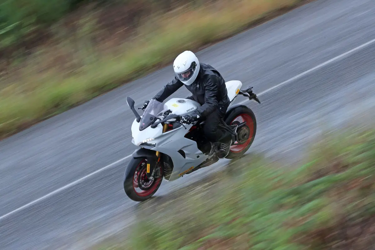 Pirelli Diablo Rosso Corsa II. Test su strada e in pista (4)