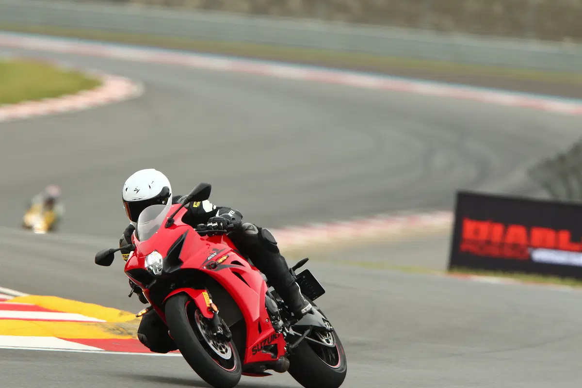 Pirelli Diablo Rosso Corsa II. Test su strada e in pista (5)