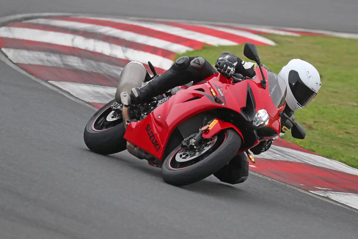 Pirelli Diablo Rosso Corsa II. Test su strada e in pista (7)