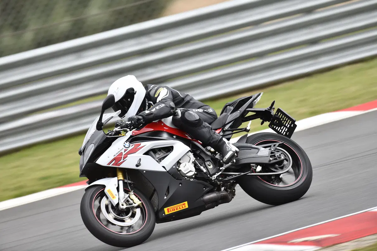 Pirelli Diablo Rosso Corsa II. Test su strada e in pista (16)