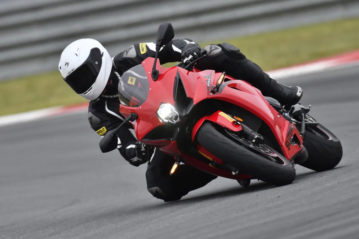 Pirelli Diablo Rosso Corsa II. Test su strada e in pista (17)