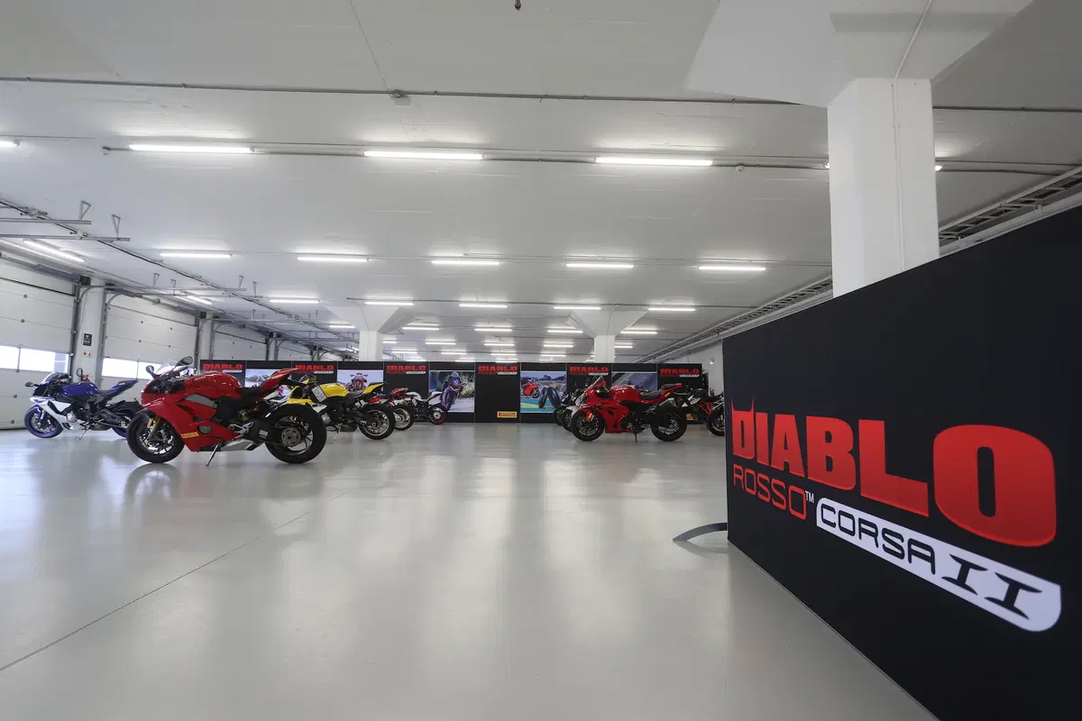 Pirelli Diablo Rosso Corsa II. Test su strada e in pista (3)