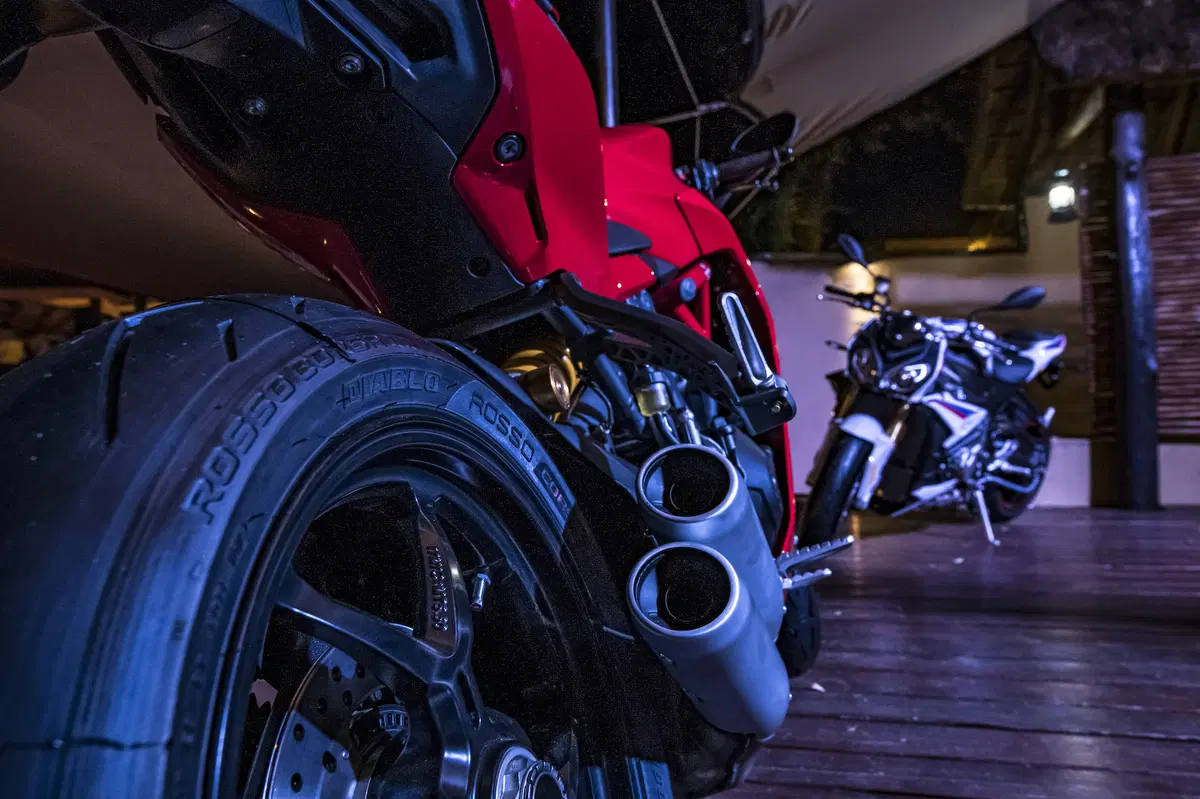 Pirelli Diablo Rosso Corsa II. Test su strada e in pista (4)