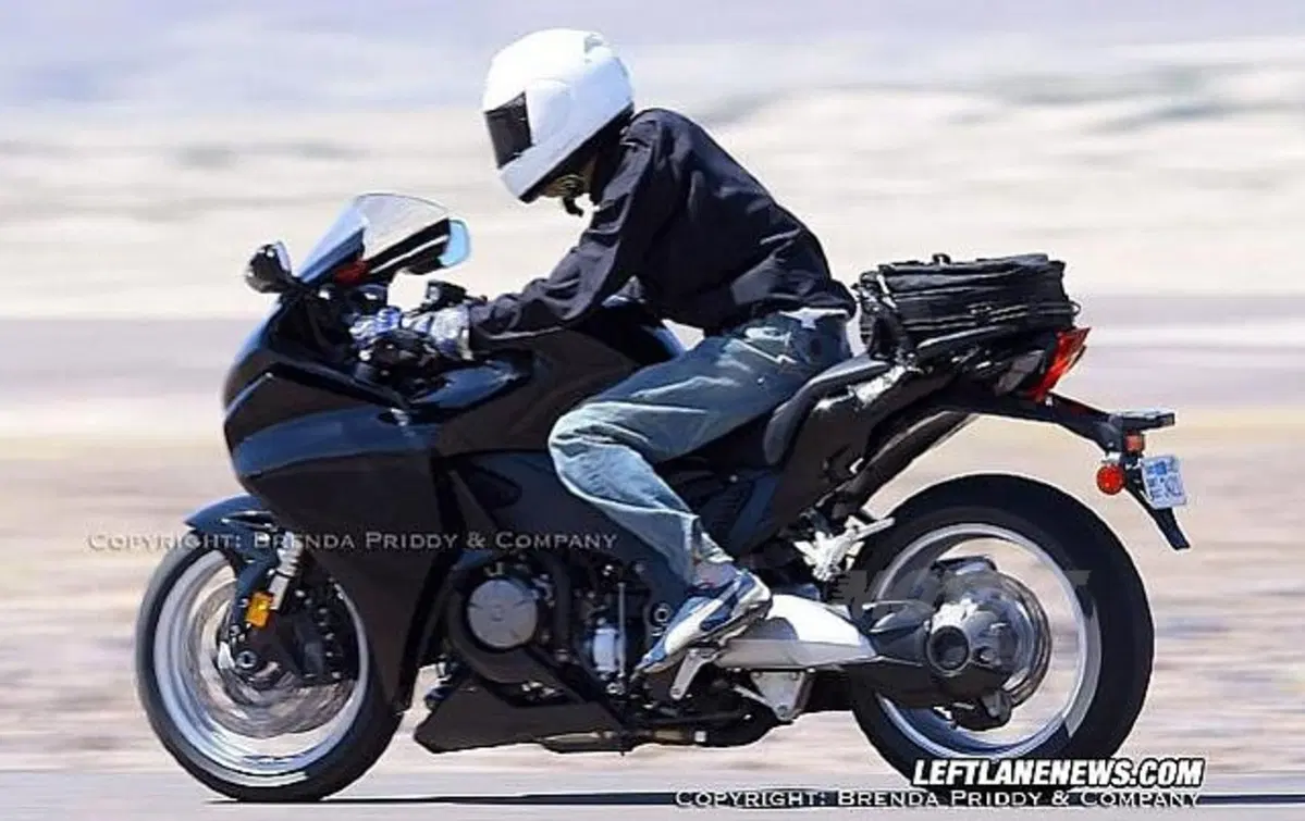 Honda V4: eccola in azione! (3)