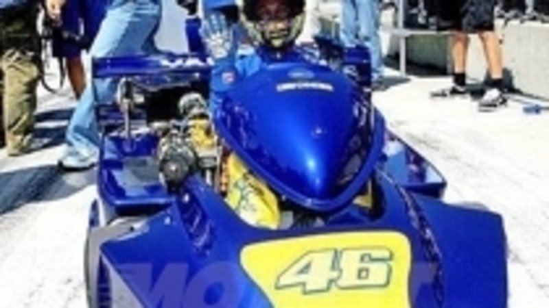 Laguna Seca: Rossi sale sul kart e vince