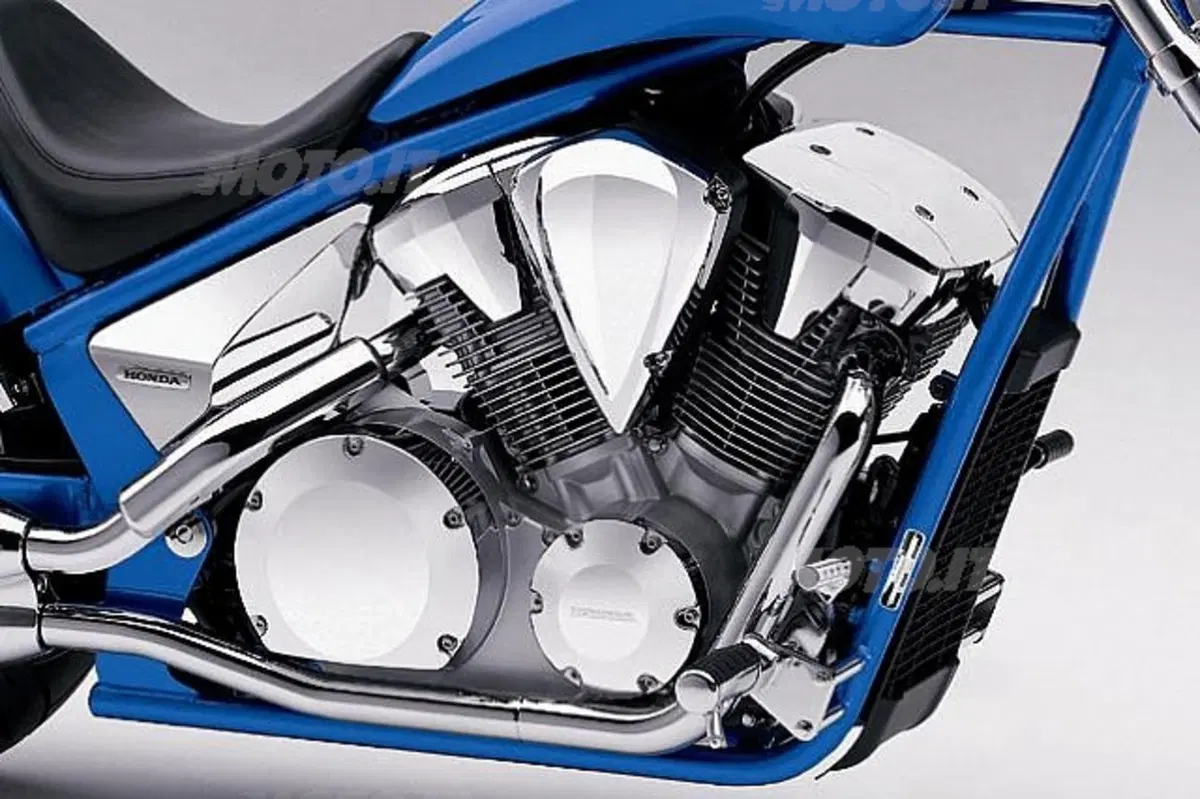 Honda VT1300CX   (7)