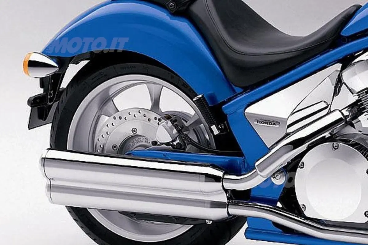 Honda VT1300CX   (8)