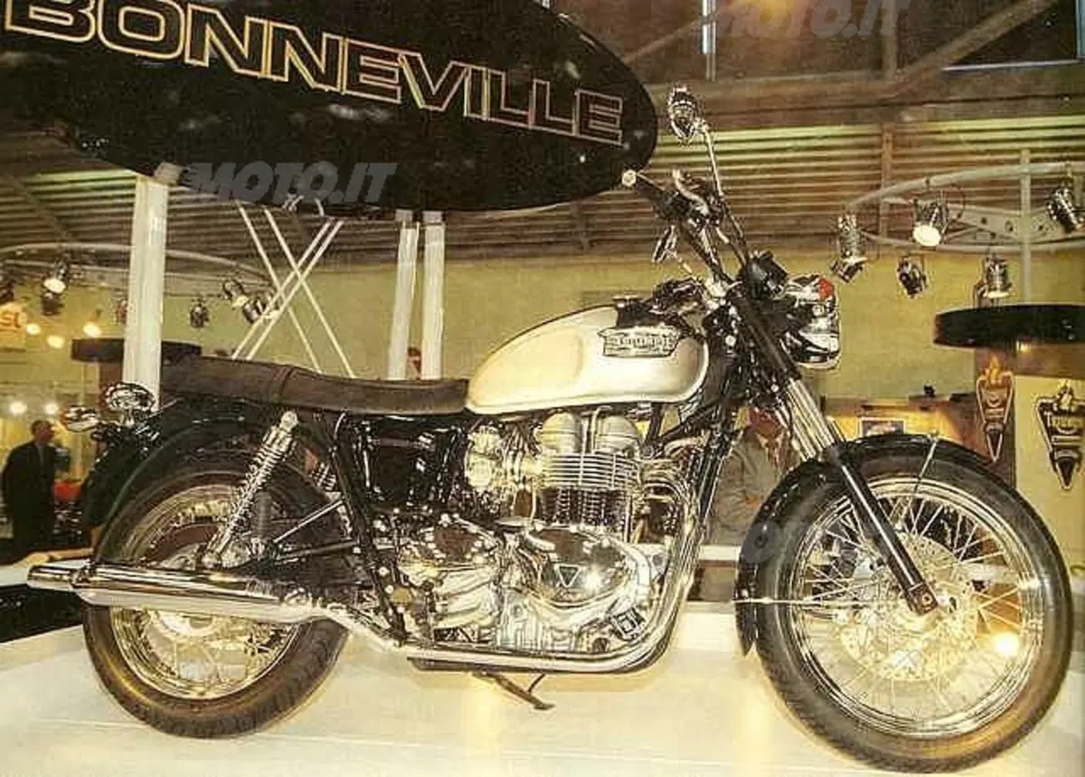Guida alla Triumph Bonneville  (10)
