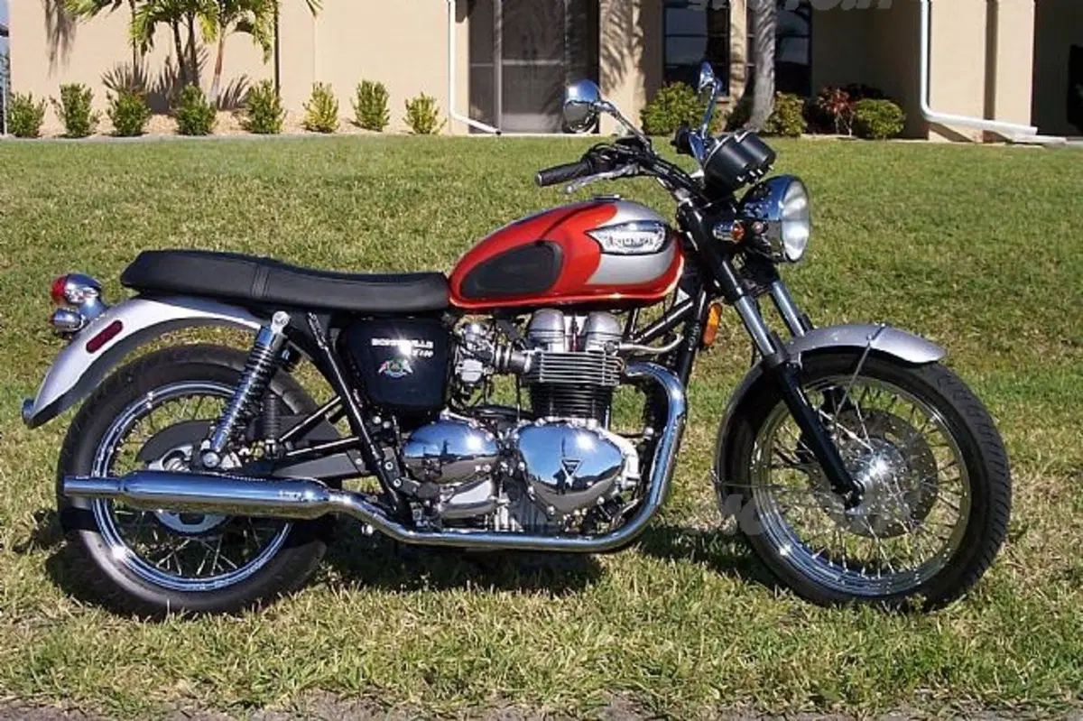 Guida alla Triumph Bonneville  (13)