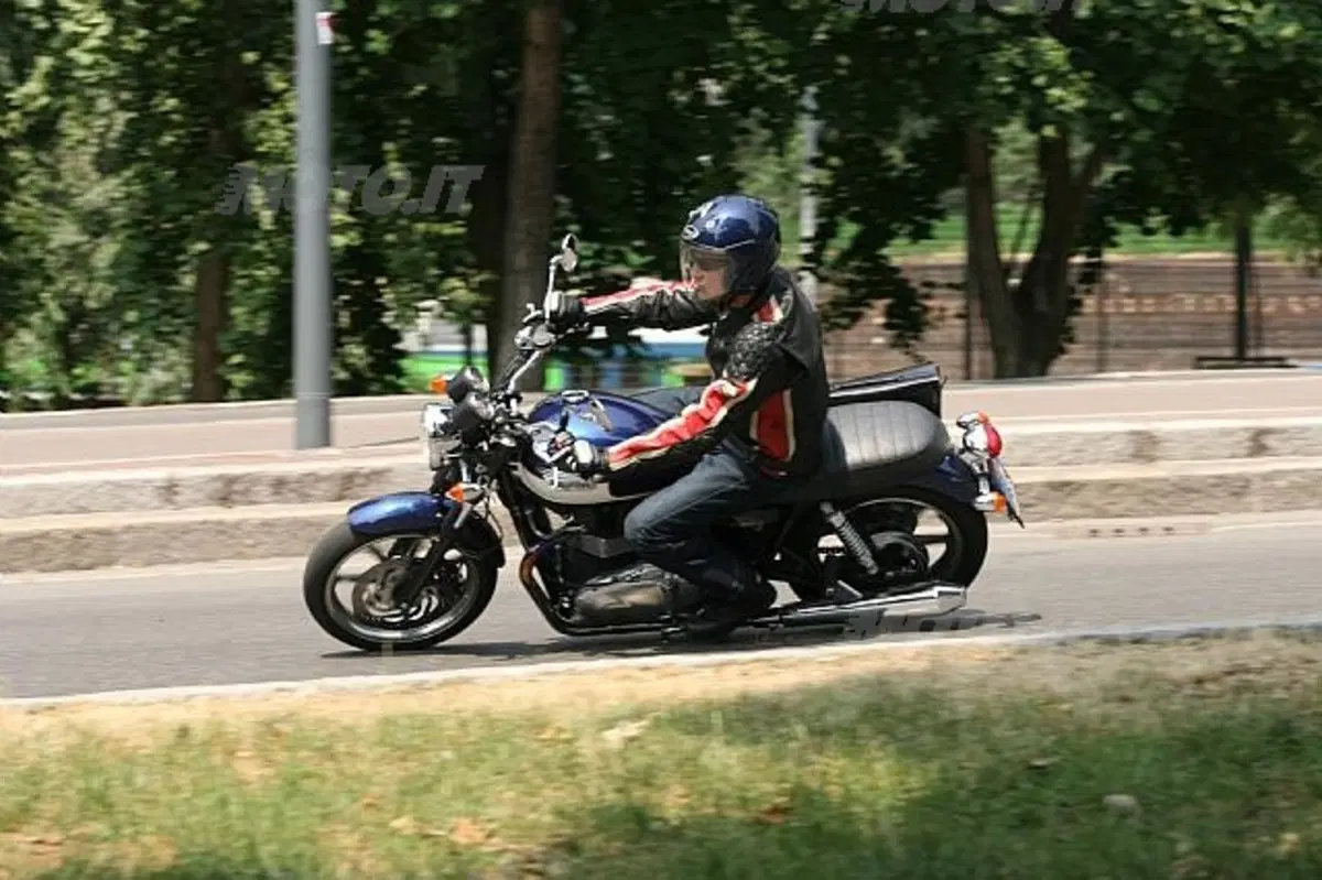 Guida alla Triumph Bonneville  (19)