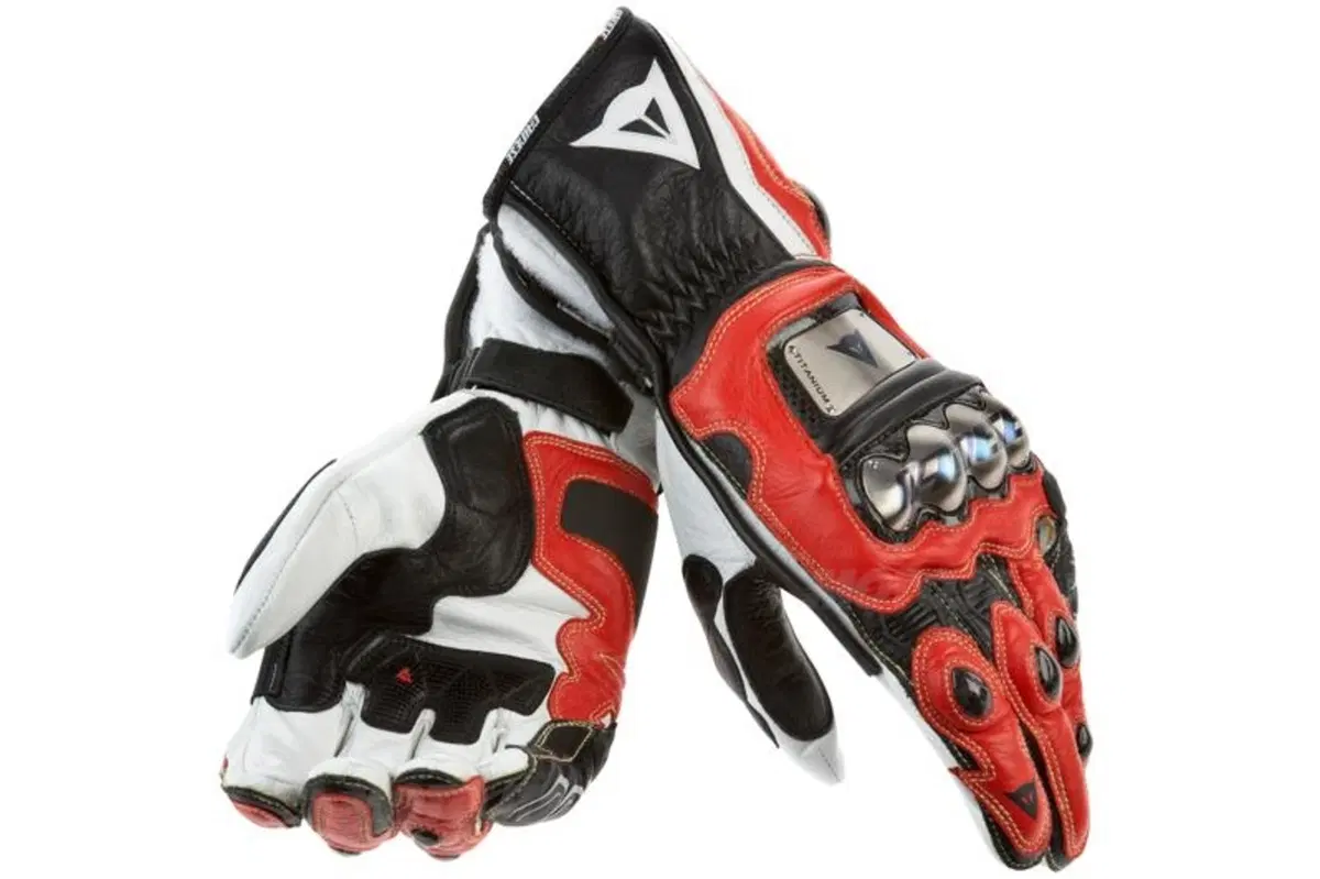 Dainese presenta la Collezione 2010 (3)