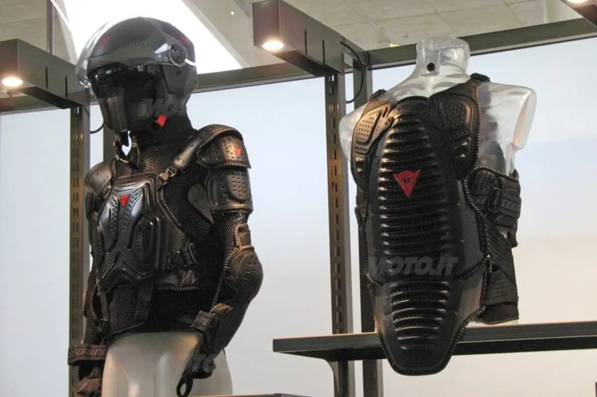 Dainese presenta la Collezione 2010 (7)