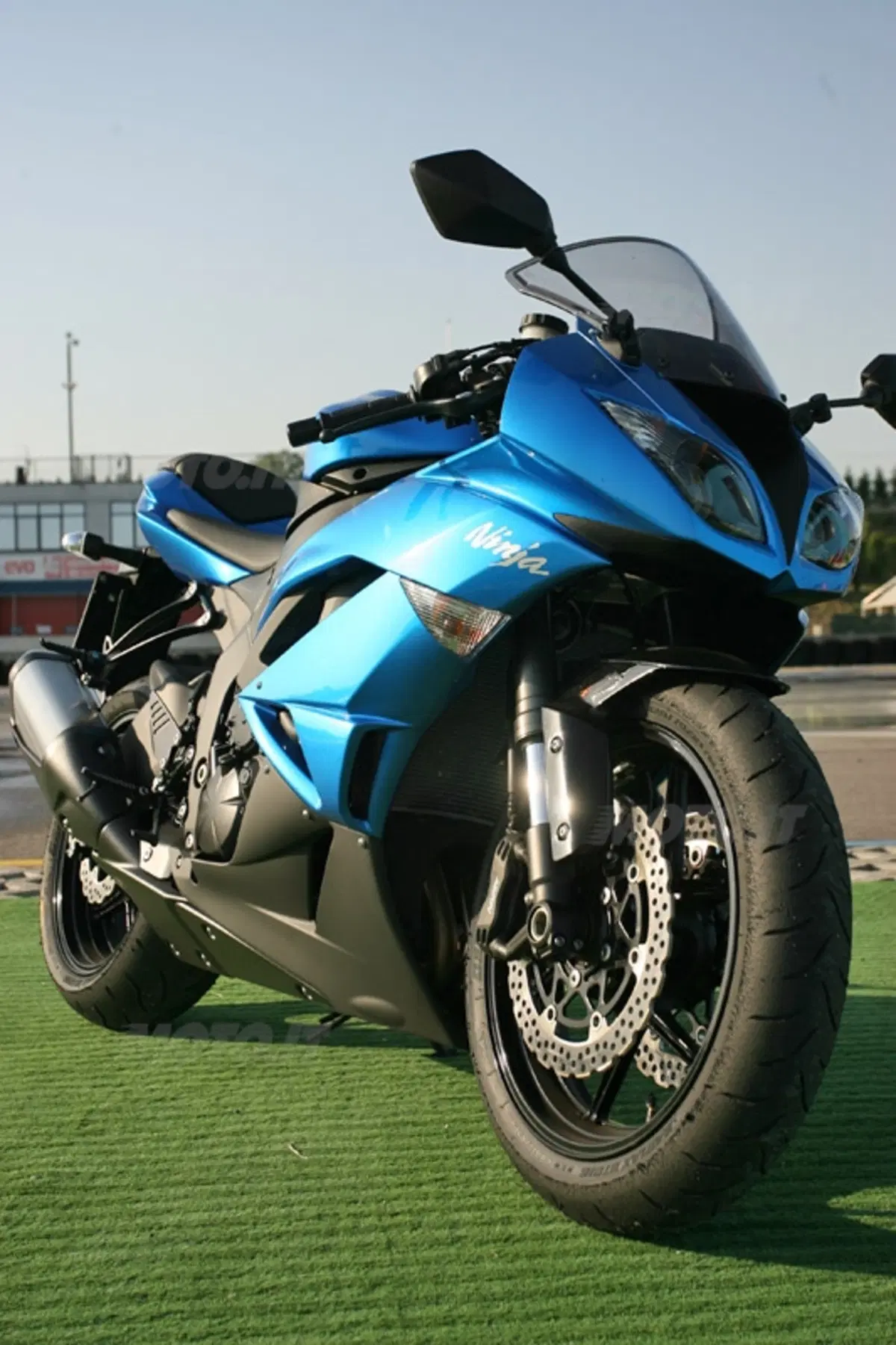 KAWASAKI Ninja ZX-6R (3)