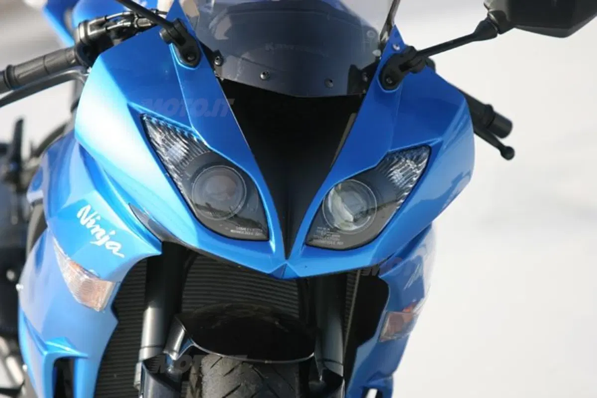 KAWASAKI Ninja ZX-6R (5)