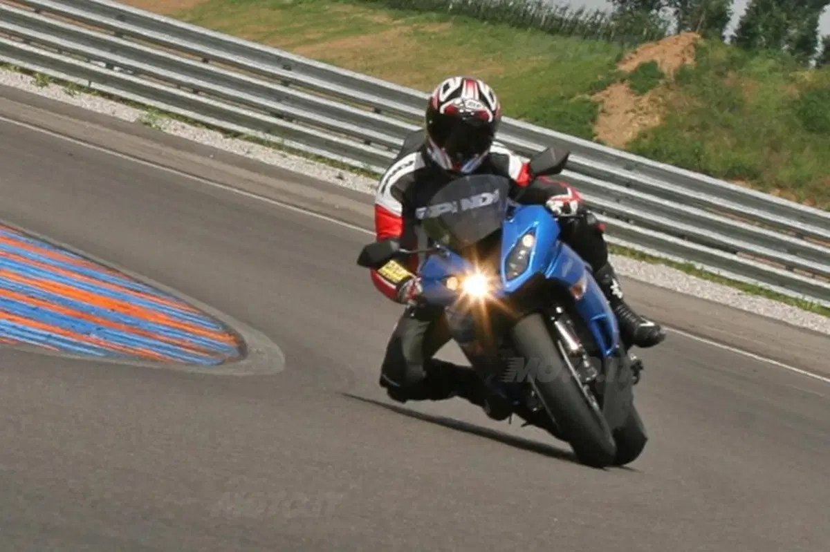 KAWASAKI Ninja ZX-6R (12)