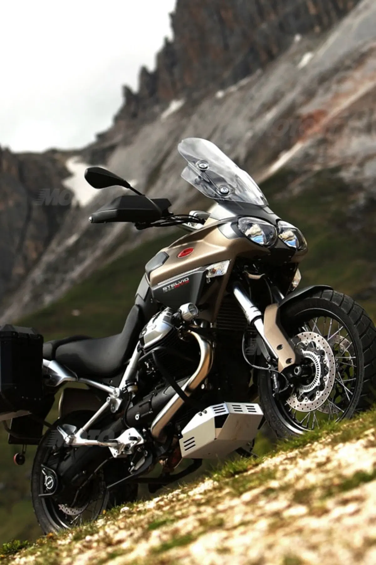 MOTO GUZZI Stelvio NTX (2)