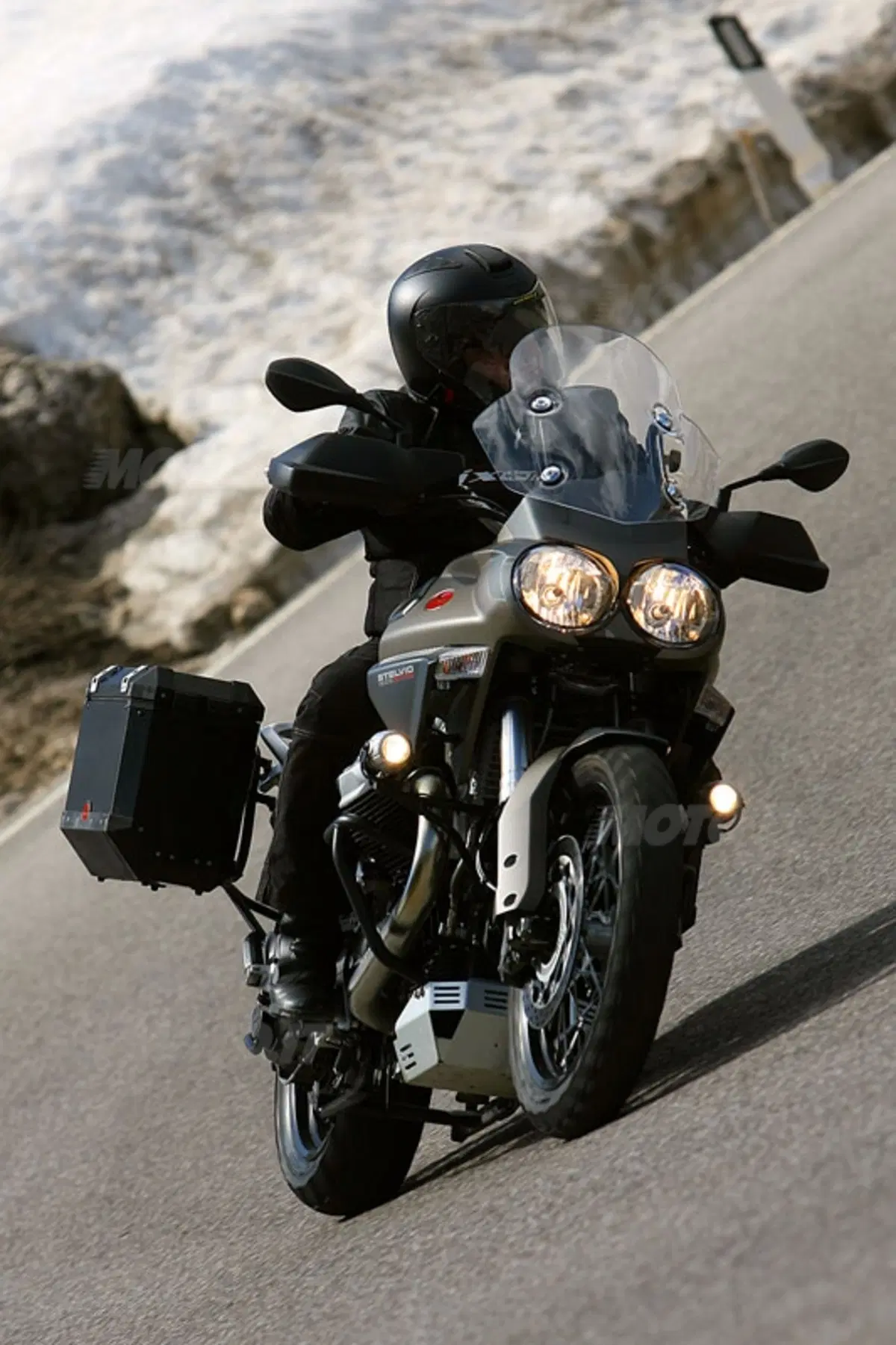 MOTO GUZZI Stelvio NTX (19)