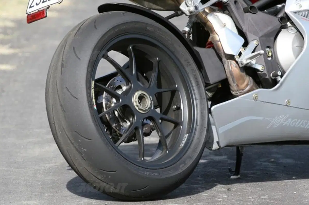 MV AGUSTA F4 1078 RR 312 (7)
