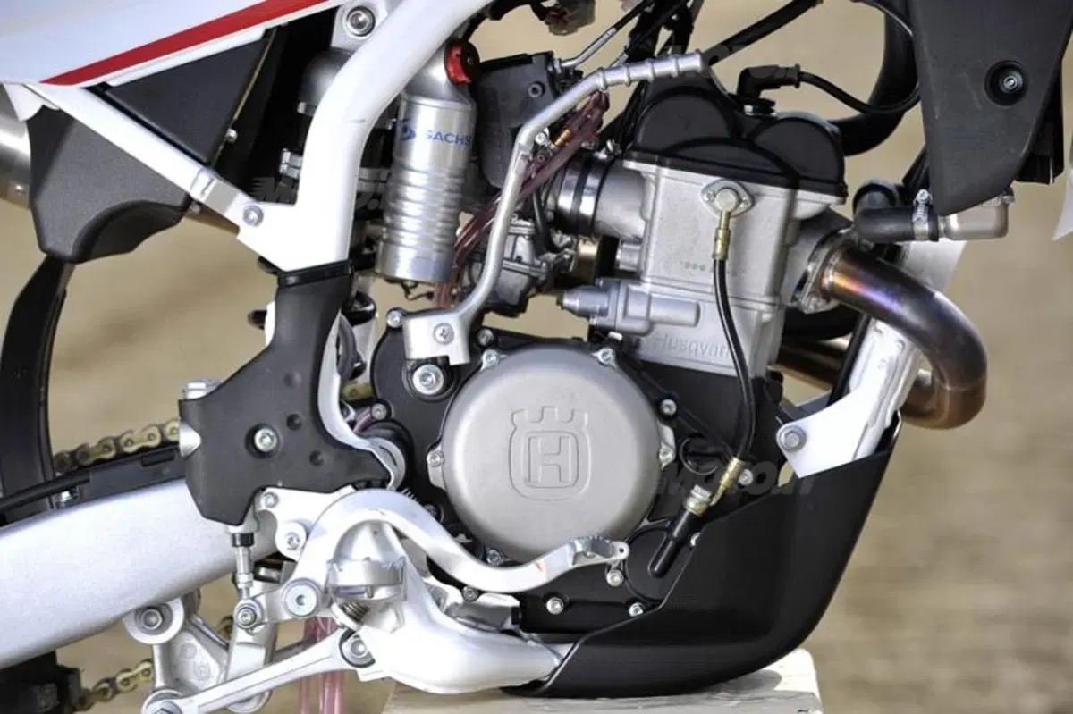 HUSQVARNA Gamma 2010 Cross/Enduro (4)
