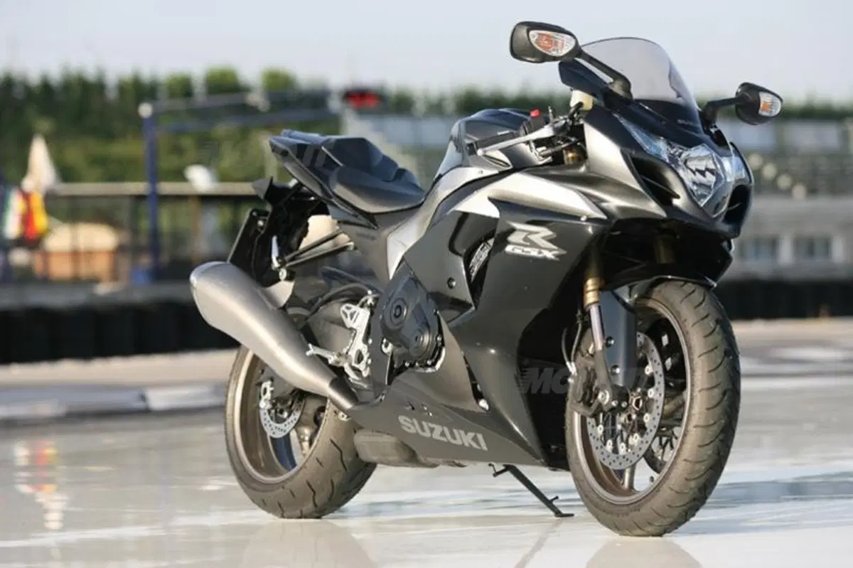 SUZUKI GSX-R 1000 K9