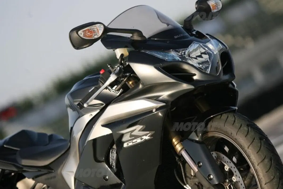 SUZUKI GSX-R 1000 K9 (4)
